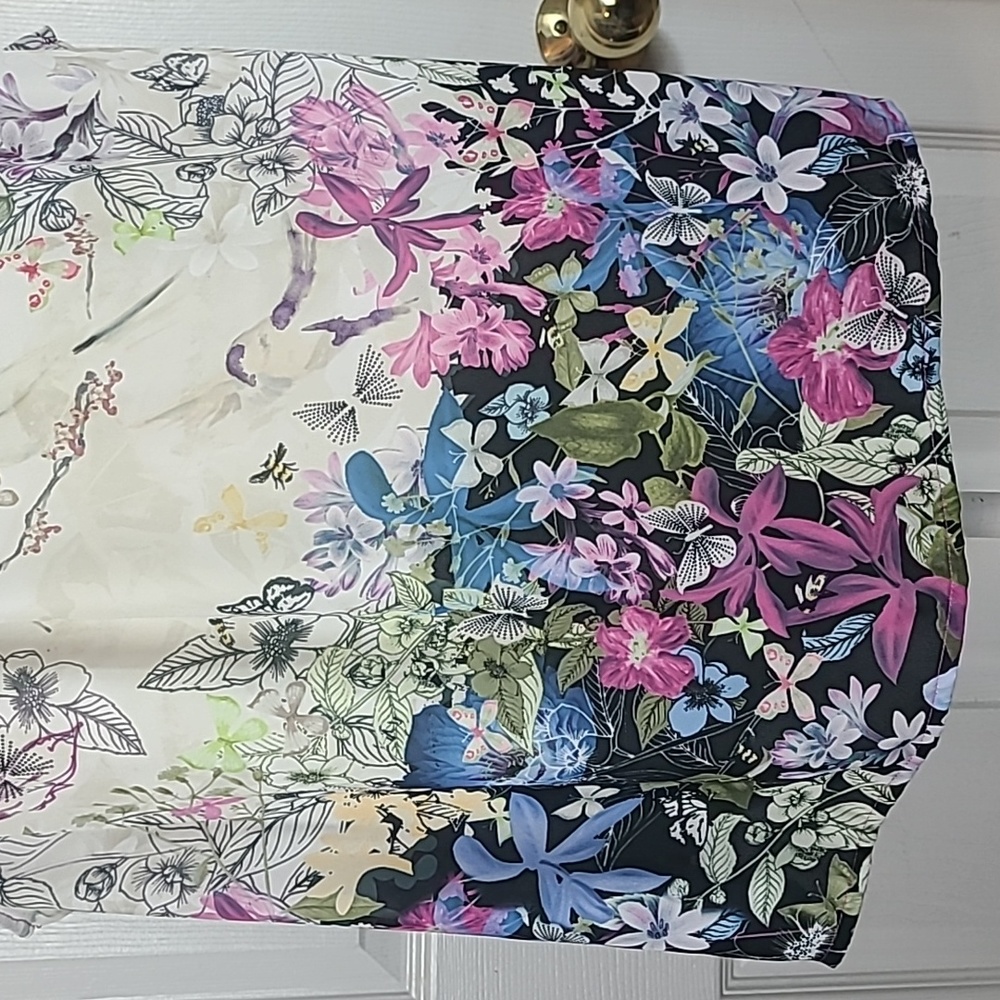 C. J Banks Floral Blouse - Picture 3 of 10
